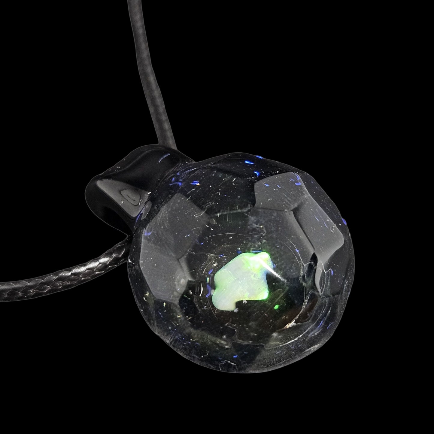 Faceted opal with dichro